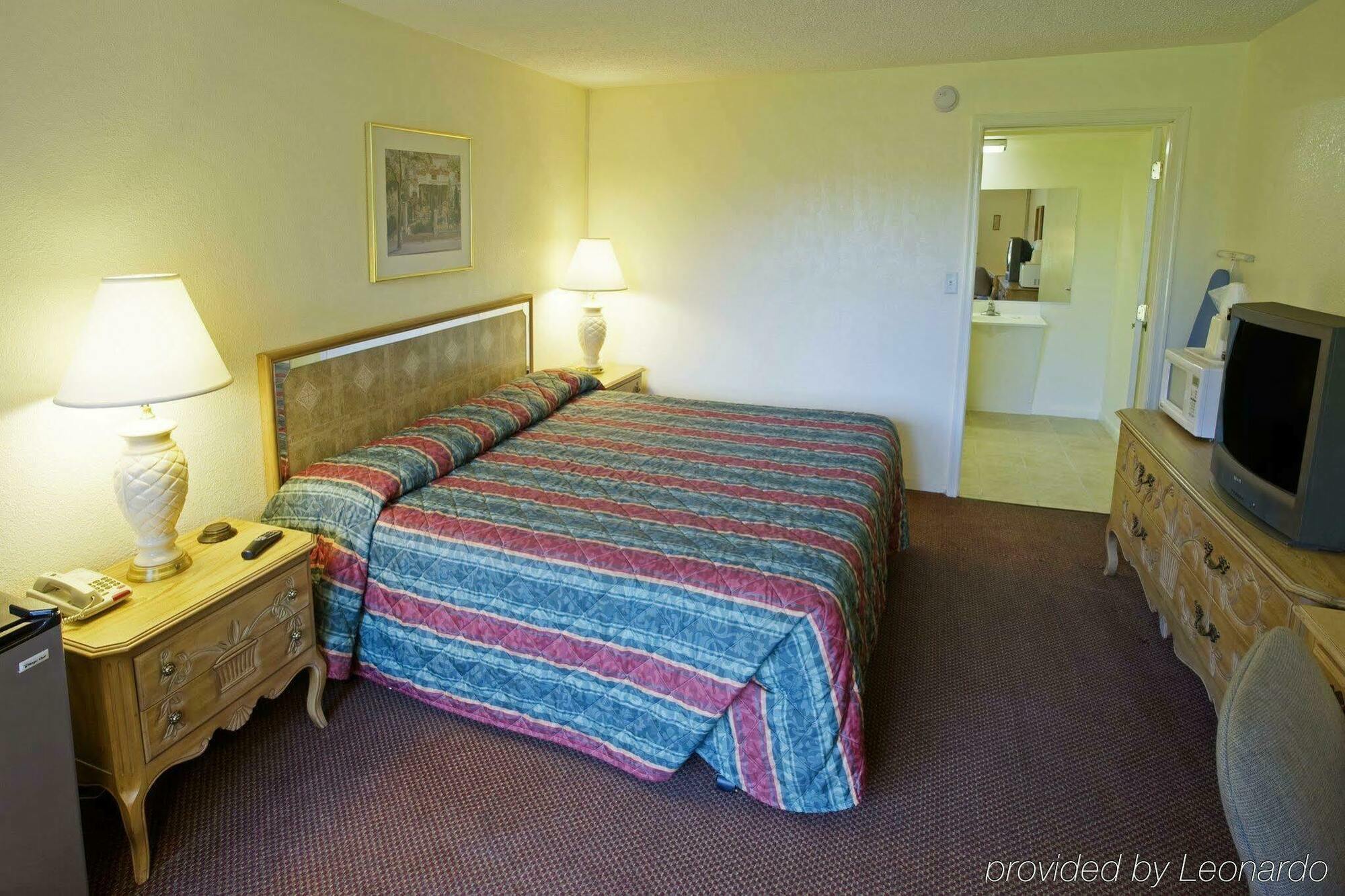 Americas Best Value Inn Virginia Beach Room photo